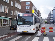 Willemsen_de_Koning_382_(ex_Connexxion_4780)_Arnhem_Station_20-05-06.JPG