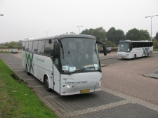 Connexxion_150_(NS-bus_Deventer_-_Almelo)_Deventer_De_Scheg_20091022.jpg