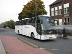 TAD_975_(NS-bus_Bad_Bentheim_-_Apeldoorn)_Apeldoorn_Molendwarsstraat_20091021.jpg