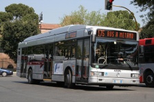 Bestandsnaam=ATAC_4325_Stazione_Termini_OF-554LK.JPG
Bestandsgrootte=155KiB
Afmetingen = 1037x692
Datum toegevoegd = 03 mei 2007 ATAC_4325_Stazione_Termini_OF-554LK.JPG
