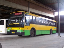 Connexxion_4560_Vandalismebus_Enschede_Stalling_23-08-2006_VL-38-KB.JPG