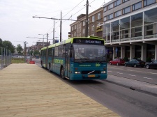 Connexxion_7741_Arnhem_Station_juli_2005.JPG