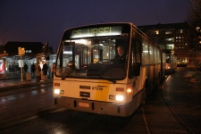 Bestandsnaam=De_Lijn_2974_Gent_Station_Sint-Pieters_27-12-2006_1787_P.jpg
Bestandsgrootte=104KiB
Afmetingen = 1037x692
Datum toegevoegd = 04 mei 2007 De_Lijn_2974_Gent_Station_Sint-Pieters_27-12-2006_1787_P.jpg