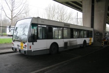 De_Lijn_3385_Gentbrugge_Land_van_Rodelaan_27-12-2006.JPG