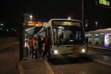 Bestandsnaam=De_Lijn_3679_Sint-Niklaas_Station_27-12-2006_AB-446.JPG
Bestandsgrootte=100KiB
Afmetingen = 1037x692
Datum toegevoegd = 04 mei 2007 De_Lijn_3679_Sint-Niklaas_Station_27-12-2006_AB-446.JPG