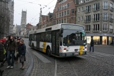 Bestandsnaam=De_Lijn_3799_Gent_Cataloniestraat_27-12-2006_RDF-813.JPG
Bestandsgrootte=156KiB
Afmetingen = 1037x692
Datum toegevoegd = 04 mei 2007 De_Lijn_3799_Gent_Cataloniestraat_27-12-2006_RDF-813.JPG