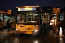 Bestandsnaam=De_Lijn_4925_Gent_Station_Sint-Pieters_27-12-2006_VRL-716.JPG
Bestandsgrootte=122KiB
Afmetingen = 1037x692
Datum toegevoegd = 05 mei 2007 De_Lijn_4925_Gent_Station_Sint-Pieters_27-12-2006_VRL-716.JPG
