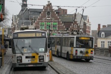 Bestandsnaam=De_Lijn_7405_7410_Gent_Sint_Michielshelling_27-12-2006_HFV-448.JPG
Bestandsgrootte=138KiB
Afmetingen = 1037x692
Datum toegevoegd = 05 mei 2007 De_Lijn_7405_7410_Gent_Sint_Michielshelling_27-12-2006_HFV-448.JPG