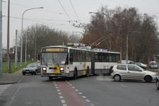 Bestandsnaam=De_Lijn_7410_Gent_Brugsesteenweg_27-12-2006_HFV-444.JPG
Bestandsgrootte=124KiB
Afmetingen = 1037x692
Datum toegevoegd = 05 mei 2007 De_Lijn_7410_Gent_Brugsesteenweg_27-12-2006_HFV-444.JPG