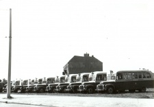 Bestandsnaam=Ford-Wayne_schoolbussen_(ex-Arnhem)_Lübeckstraße_Hamburg_29-08-1952.jpg
Bestandsgrootte=268KiB
Afmetingen = 1024x714
Datum toegevoegd = 21 okt 2006 Ford-Wayne_schoolbussen_(ex-Arnhem)_Lübeckstraße_Hamburg_29-08-1952.jpg