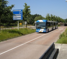 Bestandsnaam=GVU_920,_HOV-baan_langs_de_Waterlinieweg,_29-06-06.JPG
Bestandsgrootte=334KiB
Afmetingen = 1001x889
Datum toegevoegd = 02 jul 2006 GVU_920,_HOV-baan_langs_de_Waterlinieweg,_29-06-06.JPG