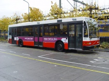 Veolia_825_Maastricht_Stationsplein_20061118.JPG