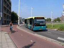 Connexxion_8594_Leiden_Bargelaan_040905_TS.jpg