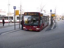 QBuzz_3157_(59)_Groningen_Stationsplein_20100223.jpg