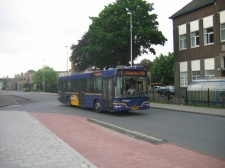 Veolia_3817_(1)_Apeldoorn_Busstation_20080525.jpg